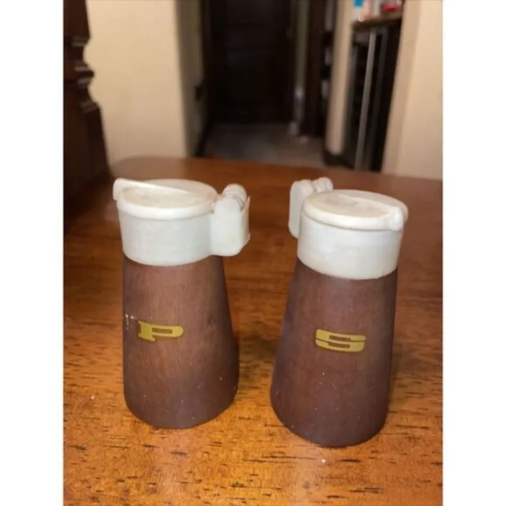 Vintage Wood‎ Salt And Pepper Shakers Made In Japan